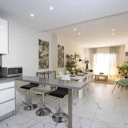 Alegria Edificio 7 アパート トレビエハ